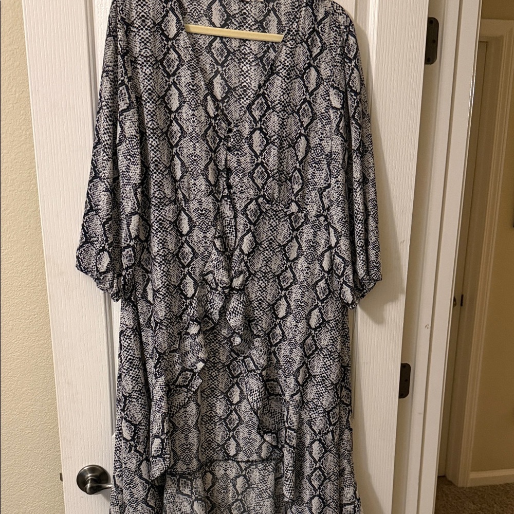 Chic Snake Print Kimono